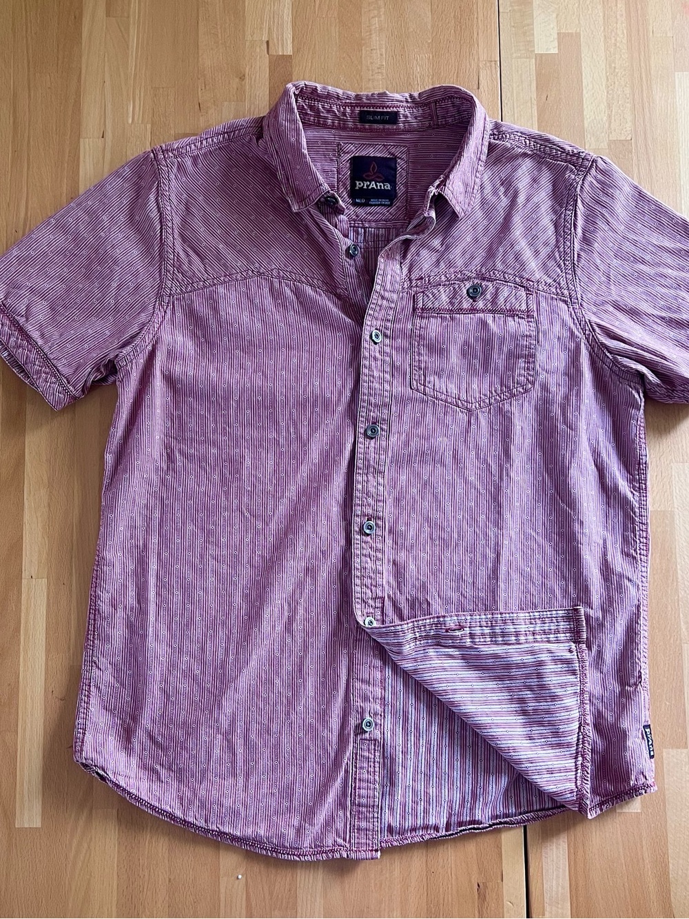 Prana Men’s Short-Sleeve Button-Down Shirt in Red & White print, Medium Slim fit